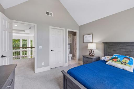18692 Erin Bay, Eden Prairie, MN 55347