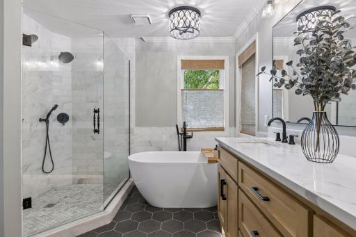 18692 Erin Bay, Eden Prairie, MN 55347