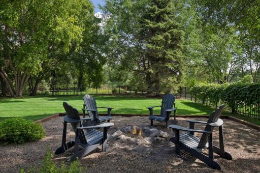 18692 Erin Bay, Eden Prairie, MN 55347