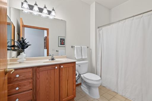 15001 Burnhaven Drive, 216, Burnsville, MN 55306