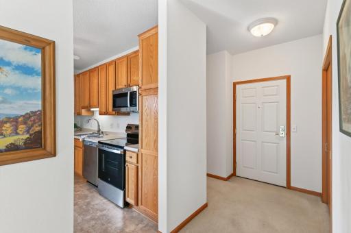 15001 Burnhaven Drive, 216, Burnsville, MN 55306