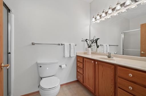 15001 Burnhaven Drive, 216, Burnsville, MN 55306