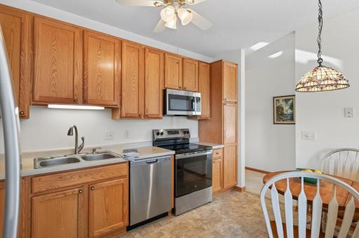 15001 Burnhaven Drive, 216, Burnsville, MN 55306