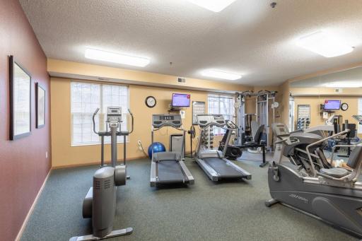 15001 Burnhaven Drive, 216, Burnsville, MN 55306