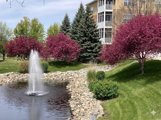 15001 Burnhaven Drive, 216, Burnsville, MN 55306