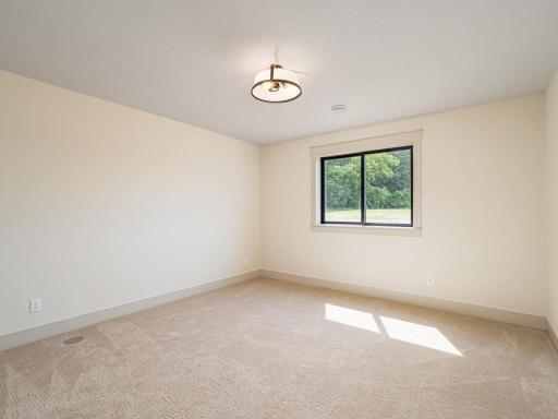 037-007-Bedroom-1024x768.jpg