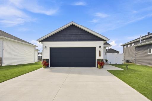 2-Stall Attached Garage w/Addtional Parking