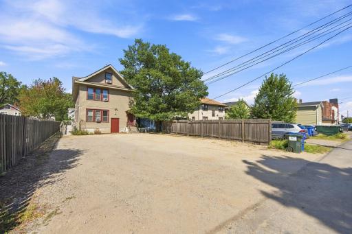 1208 Grand Avenue, Saint Paul, MN 55105