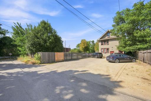 1208 Grand Avenue, Saint Paul, MN 55105