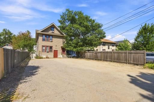 1208 Grand Avenue, Saint Paul, MN 55105