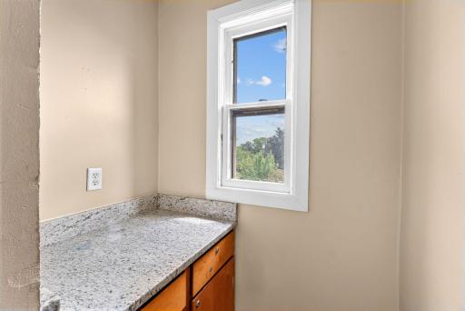 1097 Suburban Avenue, Saint Paul, MN 55106