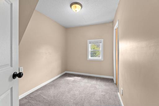 1097 Suburban Avenue, Saint Paul, MN 55106