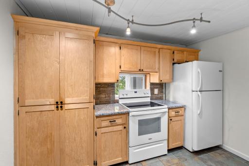 1097 Suburban Avenue, Saint Paul, MN 55106
