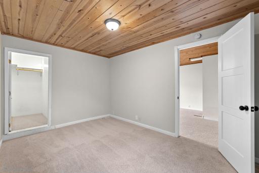 1097 Suburban Avenue, Saint Paul, MN 55106