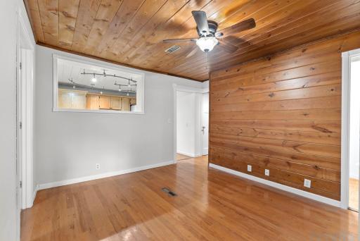 1097 Suburban Avenue, Saint Paul, MN 55106