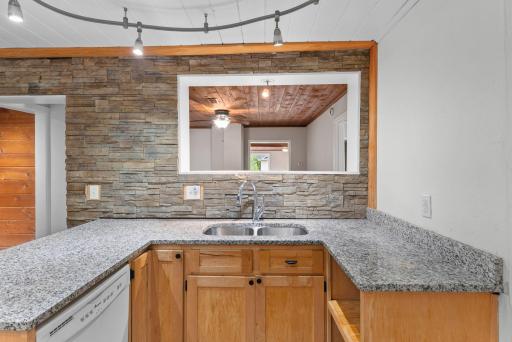 1097 Suburban Avenue, Saint Paul, MN 55106