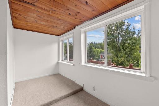 1097 Suburban Avenue, Saint Paul, MN 55106