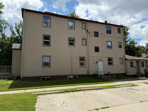 1306 3rd Avenue S, Fargo, ND 58103