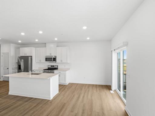 4226 Hayward Avenue N, Oakdale, MN 55128