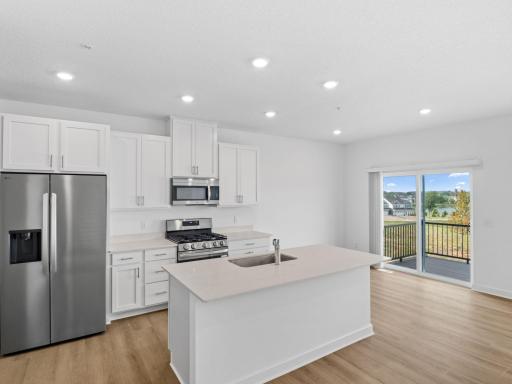 4226 Hayward Avenue N, Oakdale, MN 55128