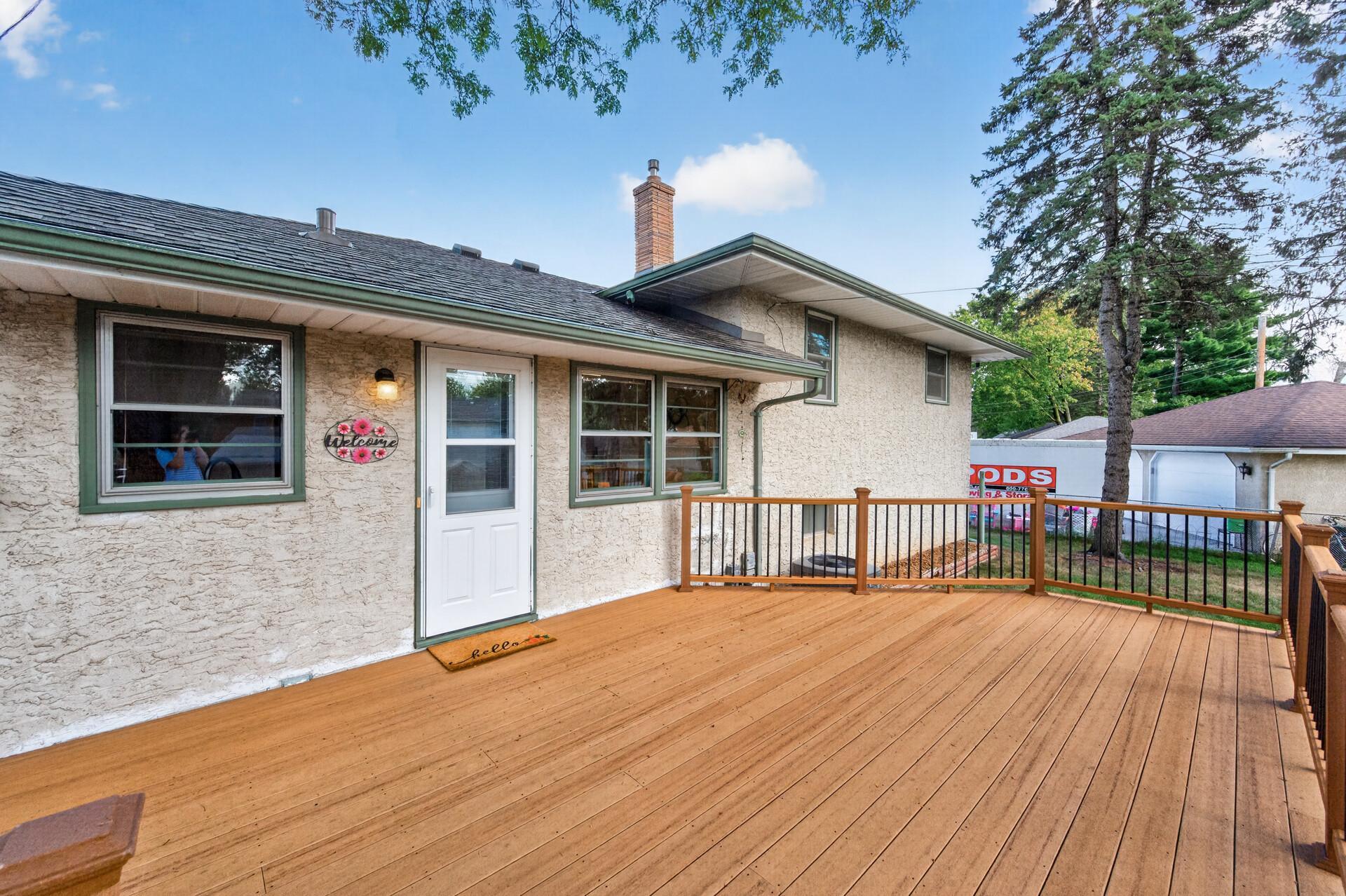 Maintenance-free Deck
