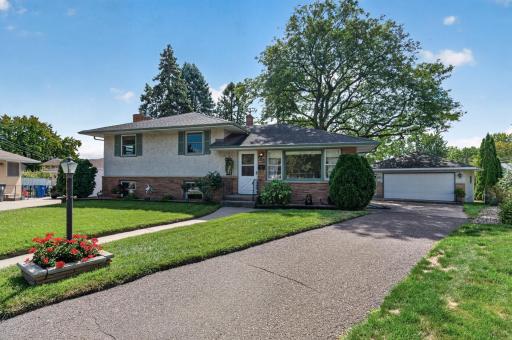 2220 Cardinal Place, Saint Paul, MN 55119