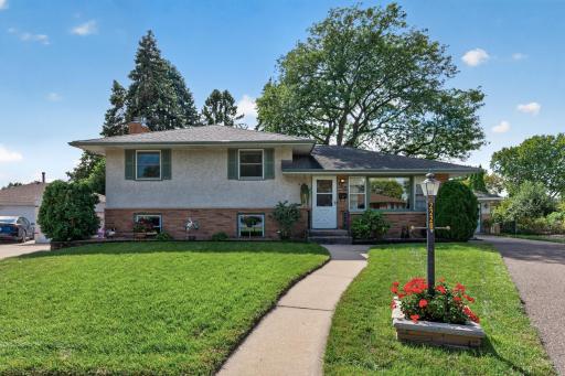 2220 Cardinal Place, Saint Paul, MN 55119