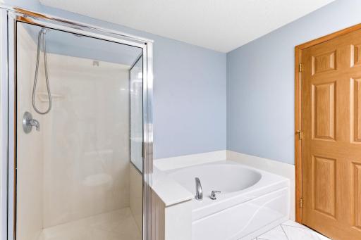 28-web-or-mls-13729-Atrium-Ave-2202-28.jpg