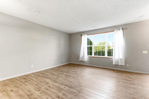 7-web-or-mls-13729-Atrium-Ave-2202-07.jpg