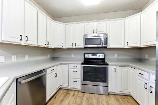 13-web-or-mls-13729-Atrium-Ave-2202-13.jpg