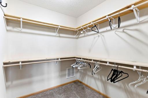 29-web-or-mls-13729-Atrium-Ave-2202-29.jpg