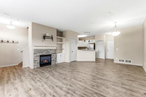 8-web-or-mls-13729-Atrium-Ave-2202-08.jpg