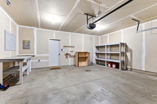 33-web-or-mls-13729-Atrium-Ave-2202-33.jpg