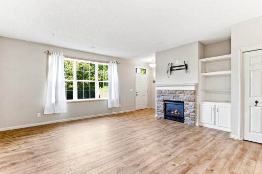 9-web-or-mls-13729-Atrium-Ave-2202-09.jpg