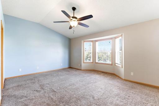 23-web-or-mls-13729-Atrium-Ave-2202-23.jpg