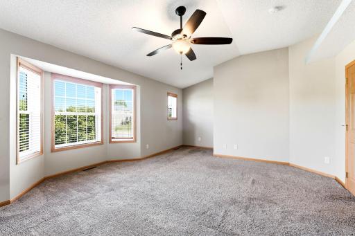 24-web-or-mls-13729-Atrium-Ave-2202-24.jpg