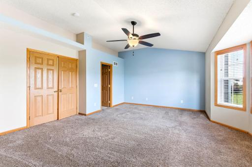 25-web-or-mls-13729-Atrium-Ave-2202-25.jpg