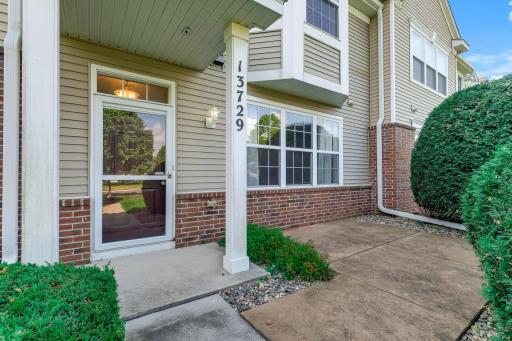 4-web-or-mls-13729-Atrium-Ave-2202-04.jpg