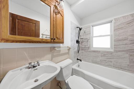 Updated full bath!