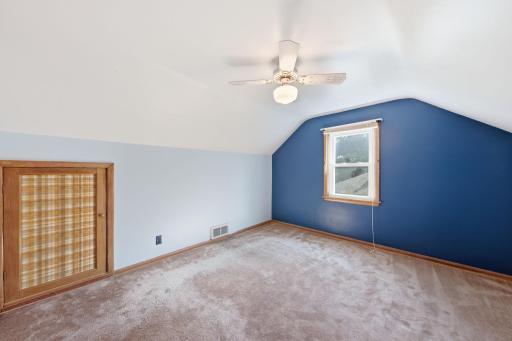 3rd bedroom-upper level