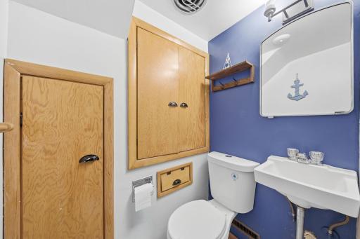 Awesome little half bath upstairs!