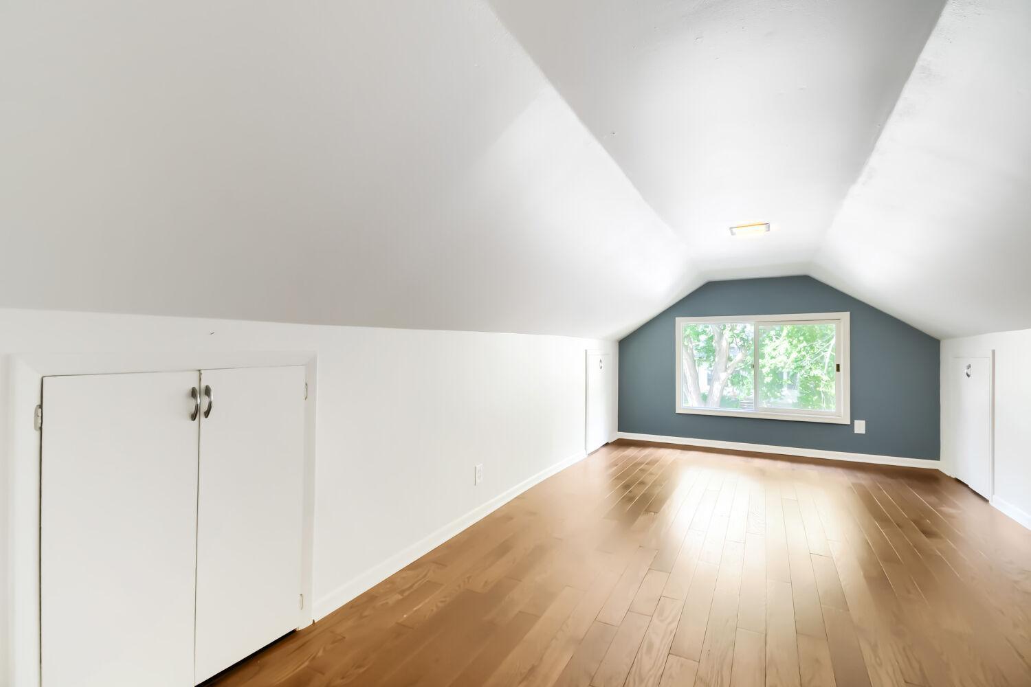 Upper level bedroom.jpg