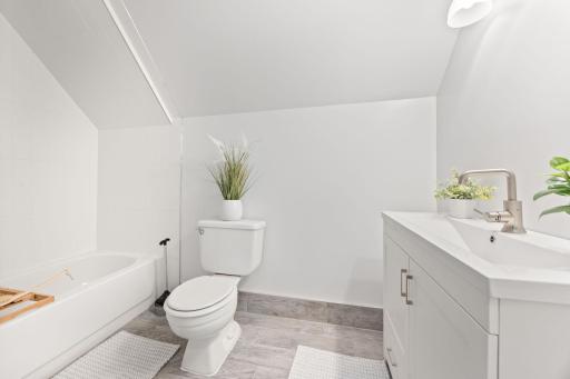 An Updated Full Primary Bathroom.