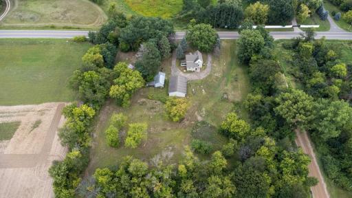 Good view of the U-shaped driveway.