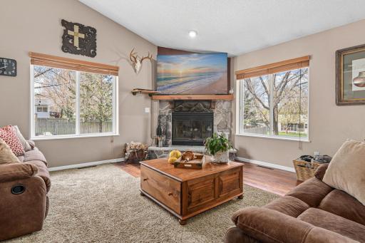 1400 Field Creek Cir, Victoria-4.jpg