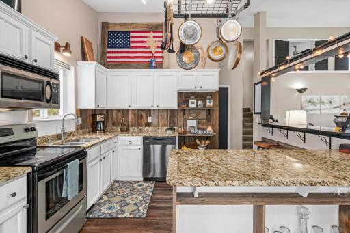 1400 Field Creek Cir, Victoria-11.jpg