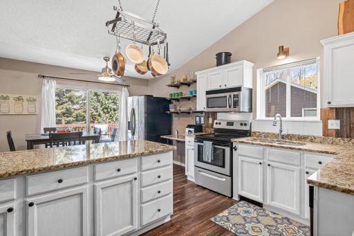 1400 Field Creek Cir, Victoria-8.jpg
