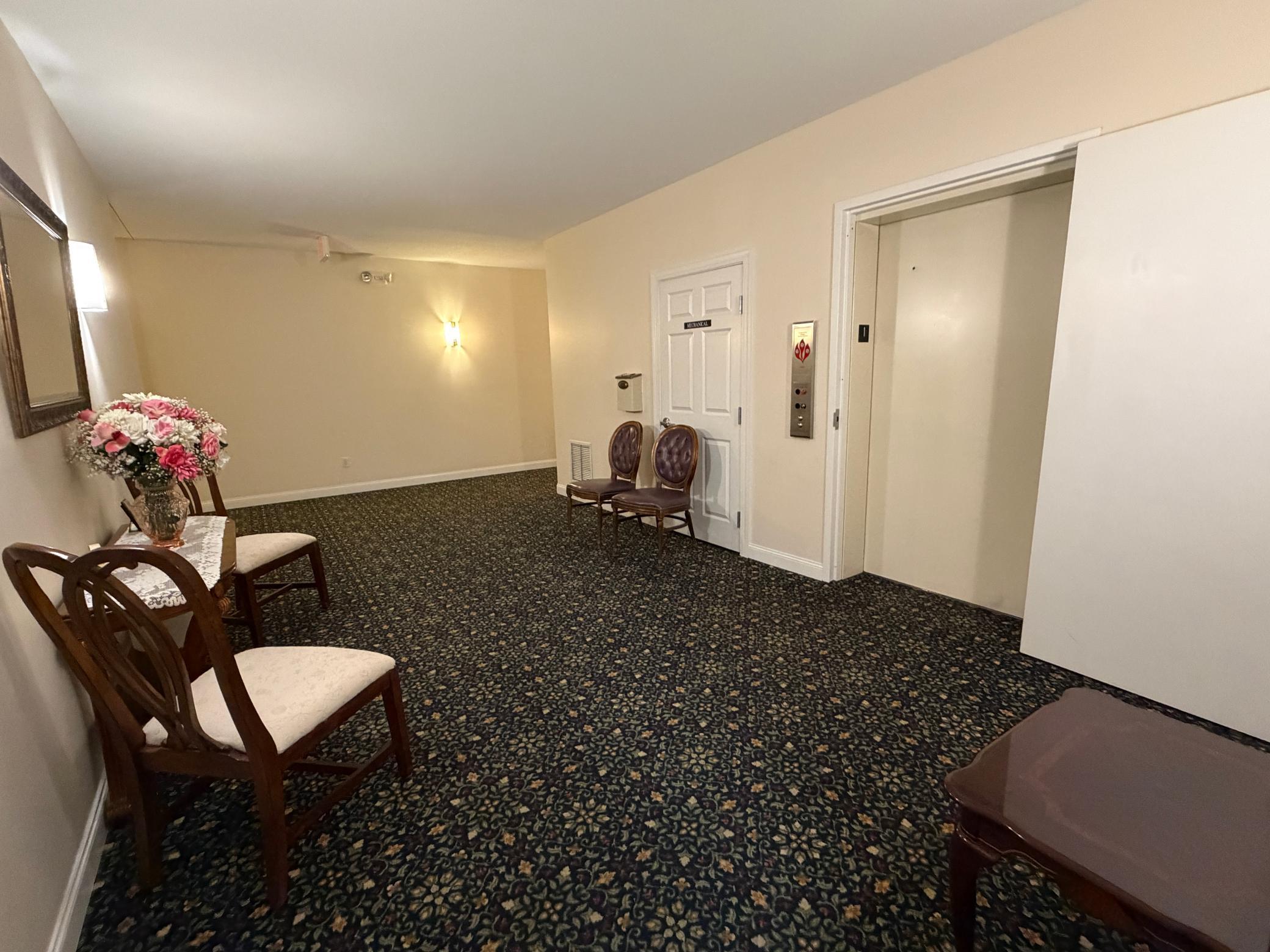 Lobby/Elevator (3 floors)