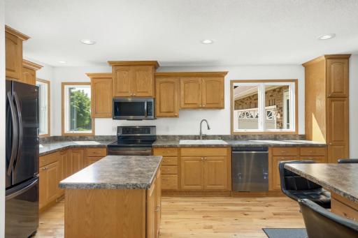 12770 Homestead Drive, Hugo, MN 55110