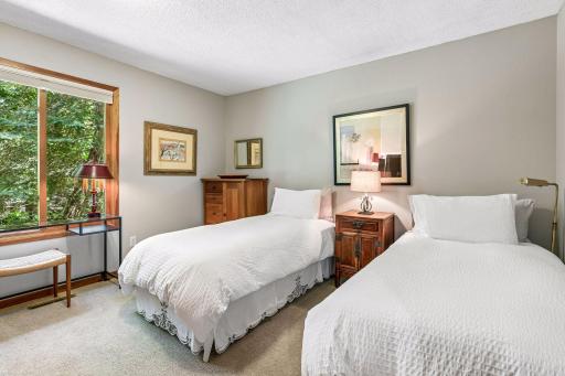 1900 Lanewood Lane N, Plymouth, MN 55447